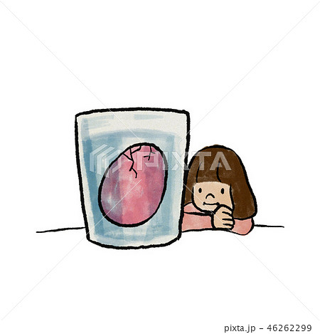 何かの卵が孵化するのを待つ女の子 46262299
