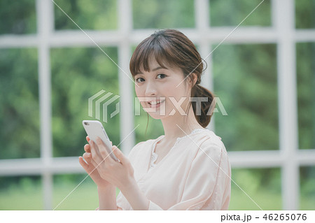 young woman 46265076