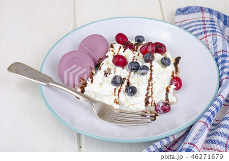 Homemade cottage cheese with berries 46271679