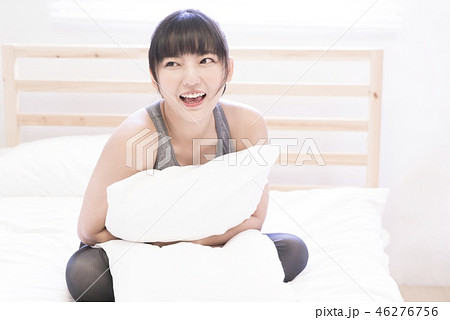 女性 メス 女の人 46276756