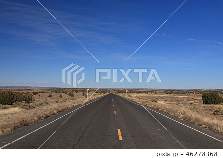 アメリカ大陸の直線道路・アリゾナ州 46278368