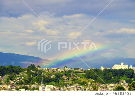 河岸段丘の街と虹１ 46283455