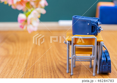 入学　新入生　1年生　四月　イメージ　春　新学期 46284783