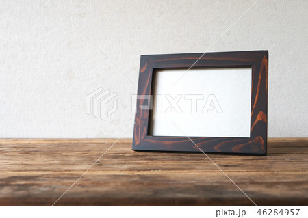 Wood frame photo old vintage put on grunge Wood frame photo old vintage put on grunge 46284957