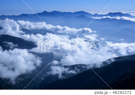 連山頂の雲海 連山頂の雲海 46292272