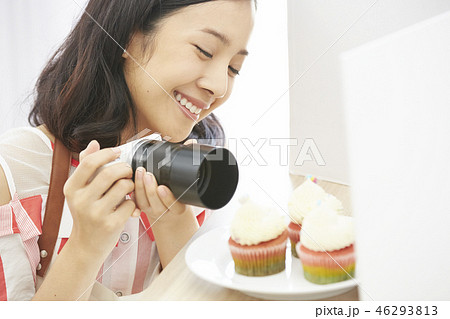 女性　ライフスタイル　クッキング 46293813