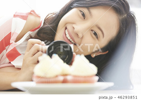 女性　ライフスタイル　クッキング 46293851