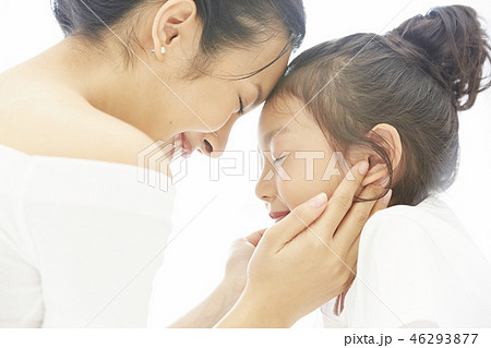 親子　ライフスタイル 46293877