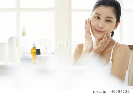 女性　ビューティーイメージ 46294186