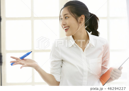 ビジネス 女性 ビジネス 女性 46294227