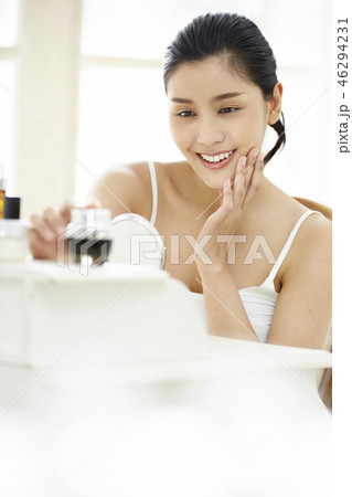 女性　ビューティーイメージ 46294231