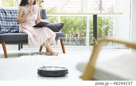 女性　リラックス 46294237