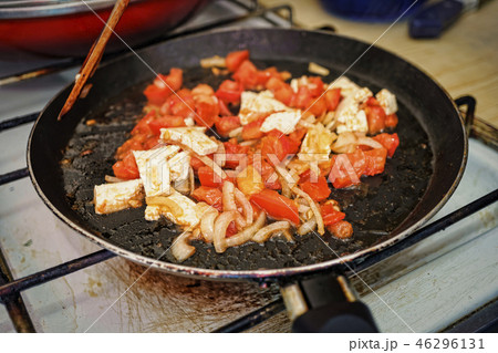 Woman, preparing, breakfast, home kitchen, copy space Woman, preparing, breakfast, home kitchen, copy space 46296131