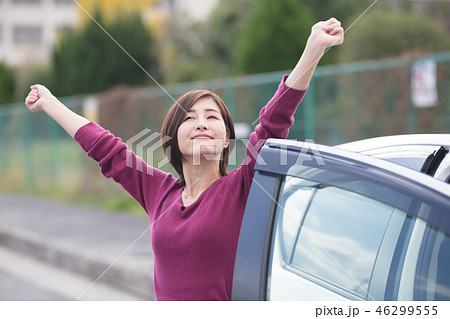 運転・女性 運転・女性 46299555