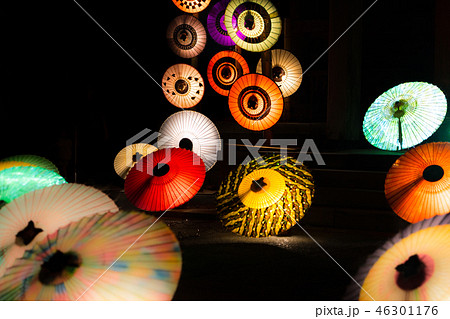 伯耆大山、大献灯に和傘が舞う!(鳥取県西伯郡大山町)※作品コメント欄に撮影位置あり 伯耆大山、大献灯に和傘が舞う!(鳥取県西伯郡大山町)※作品コメント欄に撮影位置あり 46301176