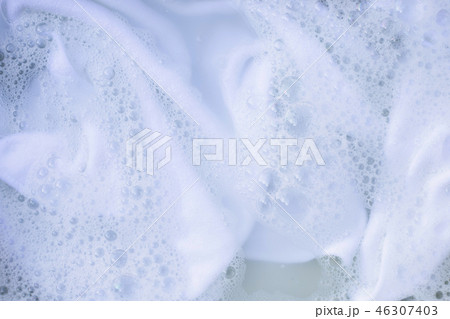 Soak a cloth before washing, white cloth 46307403