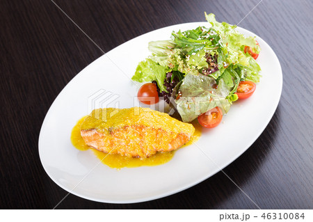 fillet of salmon fish and cheese 46310084