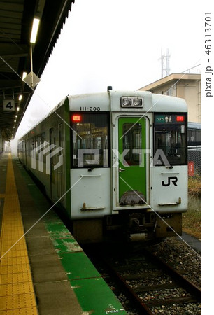 朝霧の山形・米沢駅 46313701