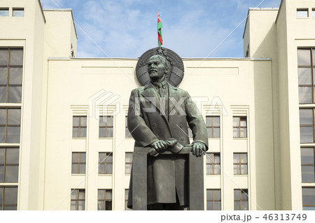 Monument of Lenin near Government House 46313749
