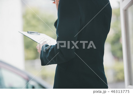 young woman 46313775