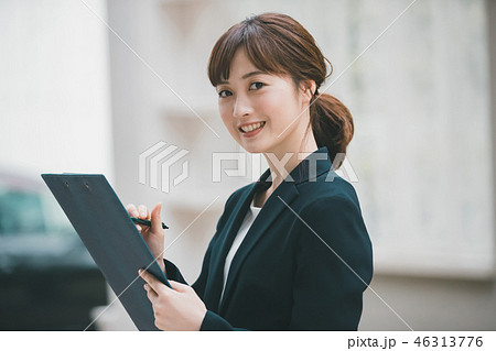 young woman young woman 46313776