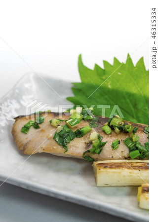 【ぶり ねぎ塩焼き】 【ぶり ねぎ塩焼き】 46315334