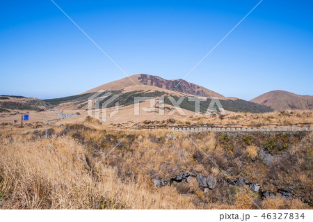 火山 火口 日本 46327834