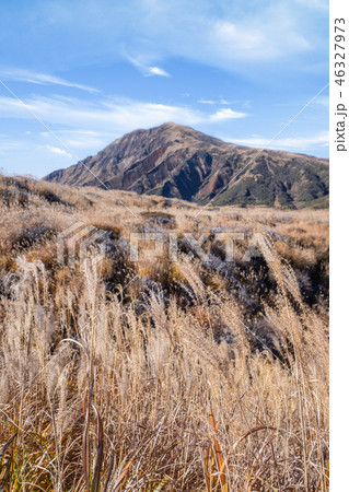 火山 火口 日本 46327973