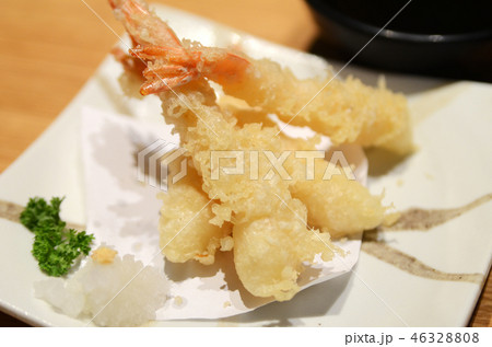 Close up of deep-fried tempura shrimps Close up of deep-fried tempura shrimps 46328808