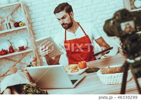 Blogger makes a video about a cooking Blogger makes a video about a cooking 46330299