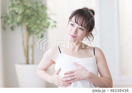 セルフチェック・女性 46336436