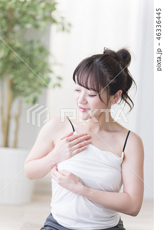 セルフチェック・女性 セルフチェック・女性 46336445