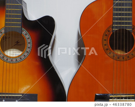 フォークギター と クラシックギター フォークギター と クラシックギター 46338780