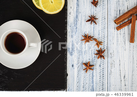hot coffe, cinnamon sticks, star anise 46339961
