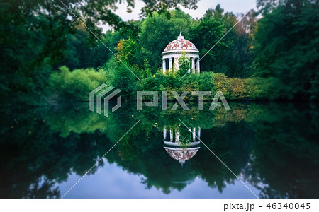White Gazebo Rotunda By The Pond In The Park 46340045
