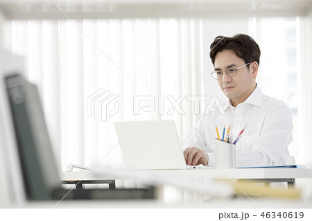 男 男性 男の子 46340619