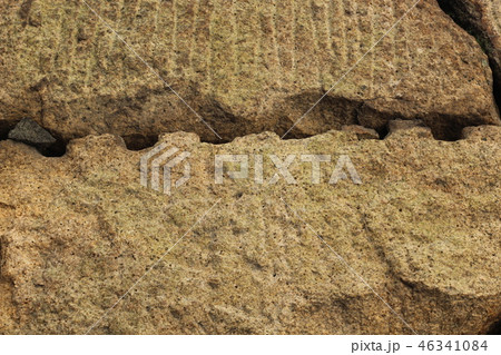 荒い岩肌 荒い岩肌 46341084