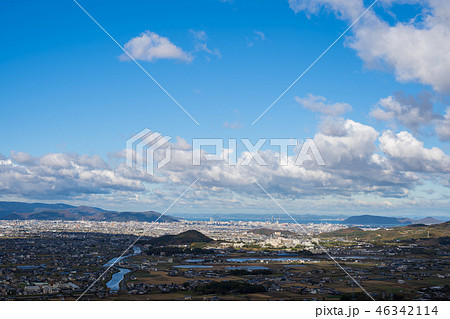 香川県高松市～三木町の街並み(晴れ渡る高松市街地方面を三木町から撮影) 46342114