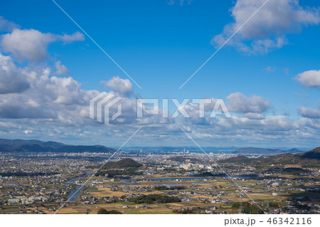 香川県高松市～三木町の街並み(高松市街地方面を三木町から撮影) 46342116