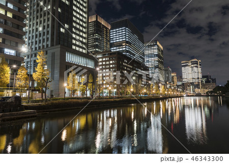 馬場先濠と丸の内オフィス街の夜景 馬場先濠と丸の内オフィス街の夜景 46343300
