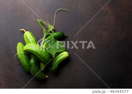 Fresh garden cucumbers 46344577