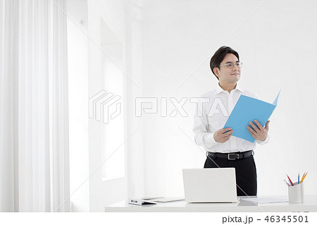 男 男性 男の子 46345501