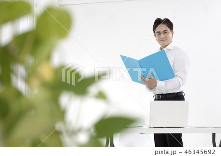 男 男性 男の子 46345692