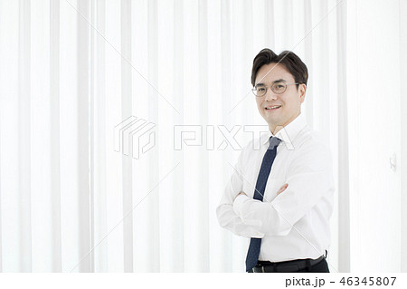 男 男性 男の子 46345807