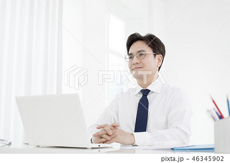 男 男性 男の子 46345902