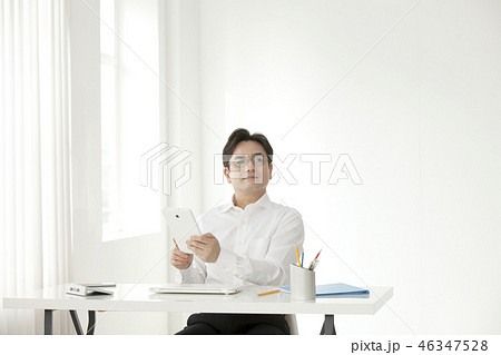 男 男性 男の子 46347528