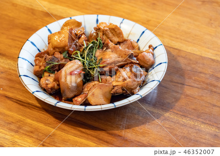 Fried chicken with wine,sesame oil and soy sauce 46352007
