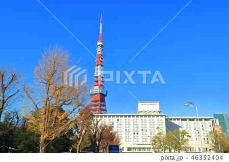 晴天下の東京タワーとプリンスホテル 46352404