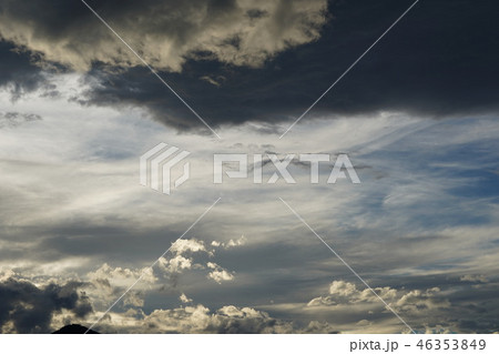 雲 (空) 乱層雲(らんそううん・あまぐも) 雲 (空) 乱層雲(らんそううん・あまぐも) 46353849