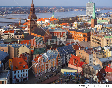 聖ペテロ教会から望むラトビア リガ歴史地区 Riga Latviaの写真素材